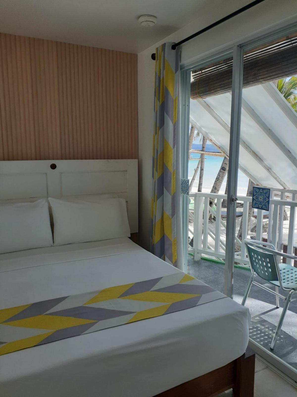 Bluewaves Beach House Balabag  Ngoại thất bức ảnh