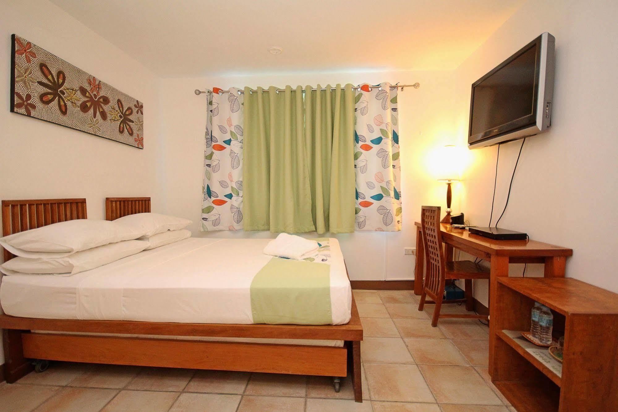 Bluewaves Beach House Balabag  Ngoại thất bức ảnh